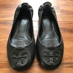 Barely Worn Tory Burch Leather Flats (Black)